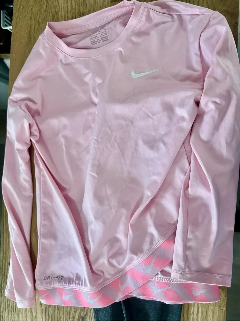 Nike Light Pink Girls Dri-FIT Long Sleeve Athletic Top and Matching leggings - Picture 2 of 8